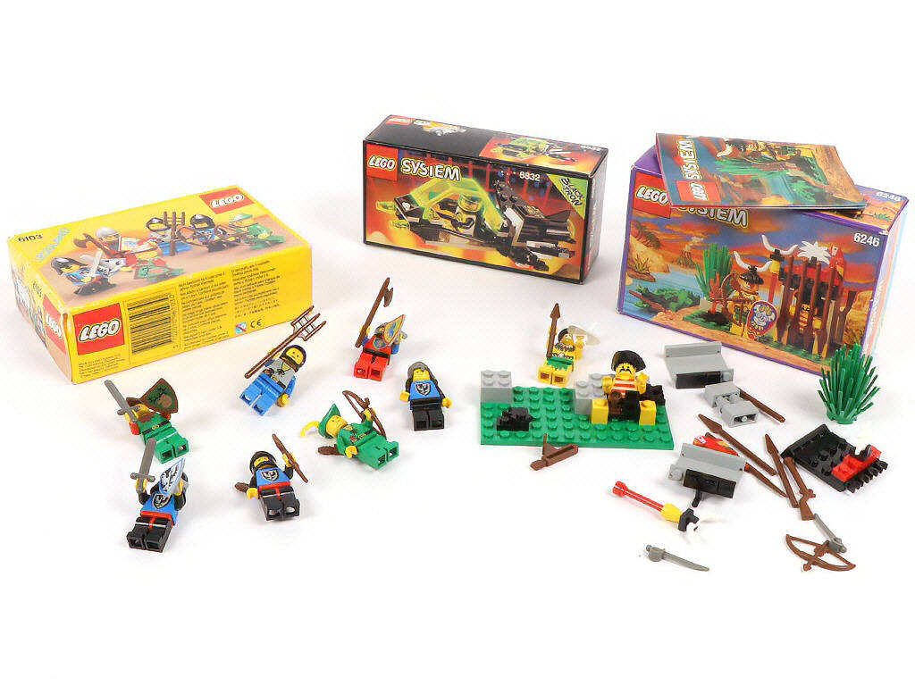 Lot 20 - LEGO (DANEMARK) (3)