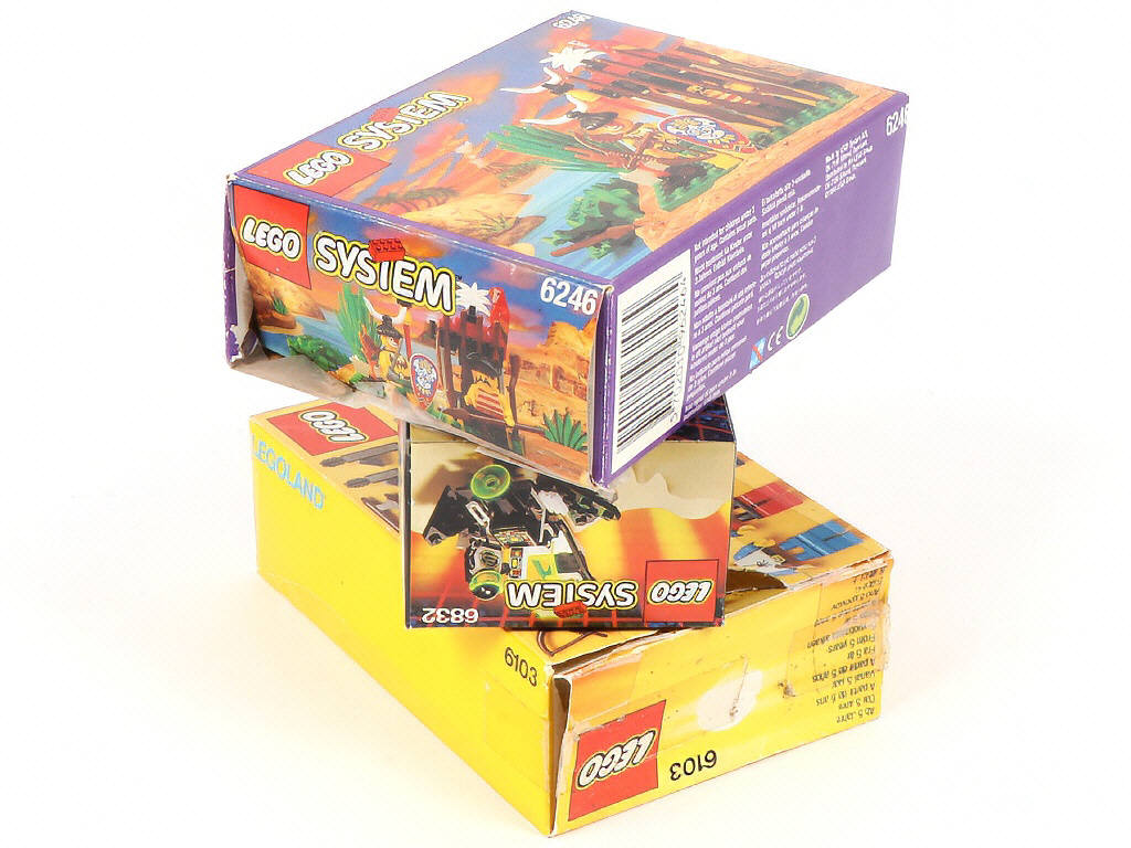 Lot 20 - LEGO (DANEMARK) (3)