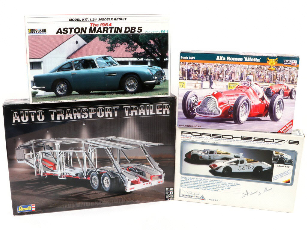 Lot 370 - DIVERS (4)