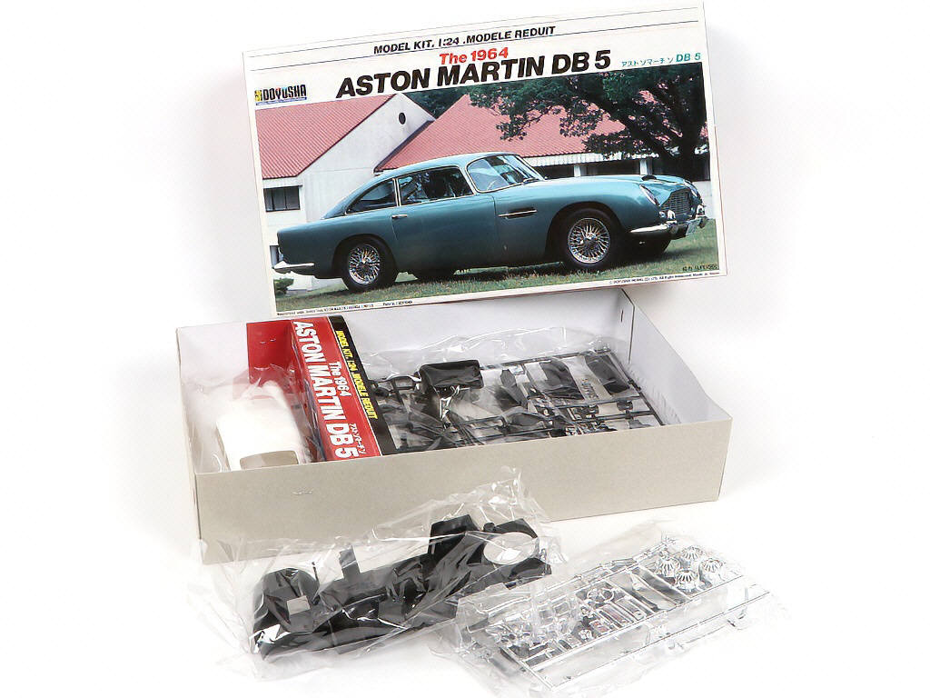 Lot 370 - DIVERS (4)