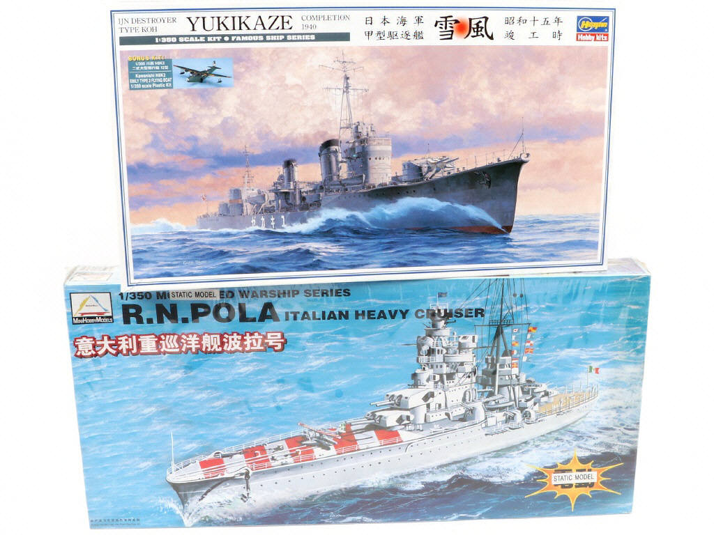 Lot 366 - DIVERS (2)