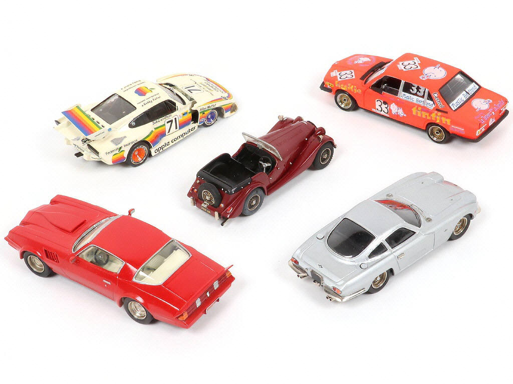 Lot 316 - DIVERS (5)