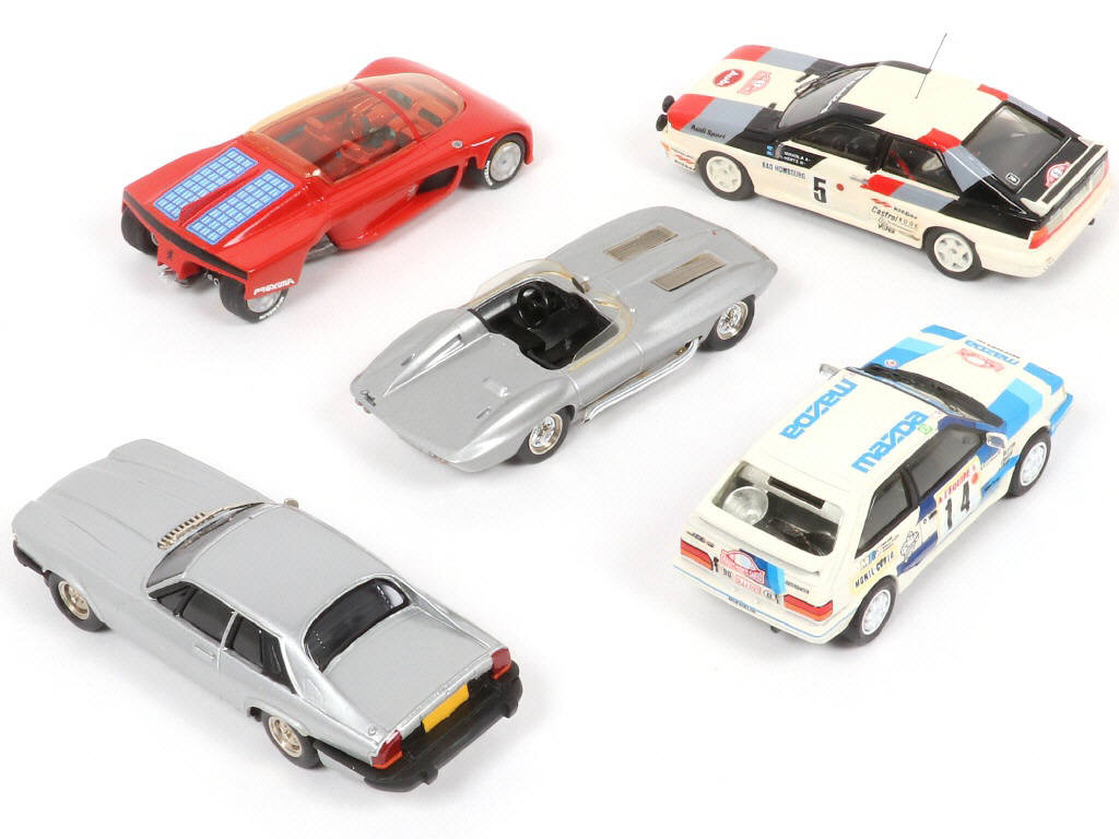 Lot 317 - DIVERS (5)