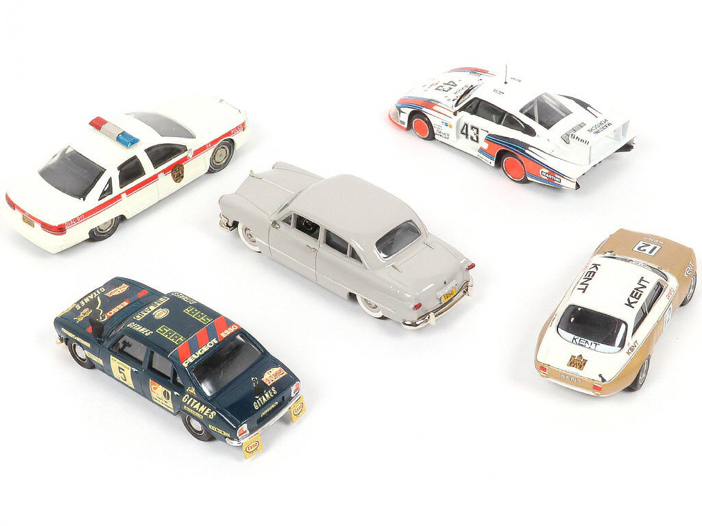 Lot 314 - DIVERS (5)