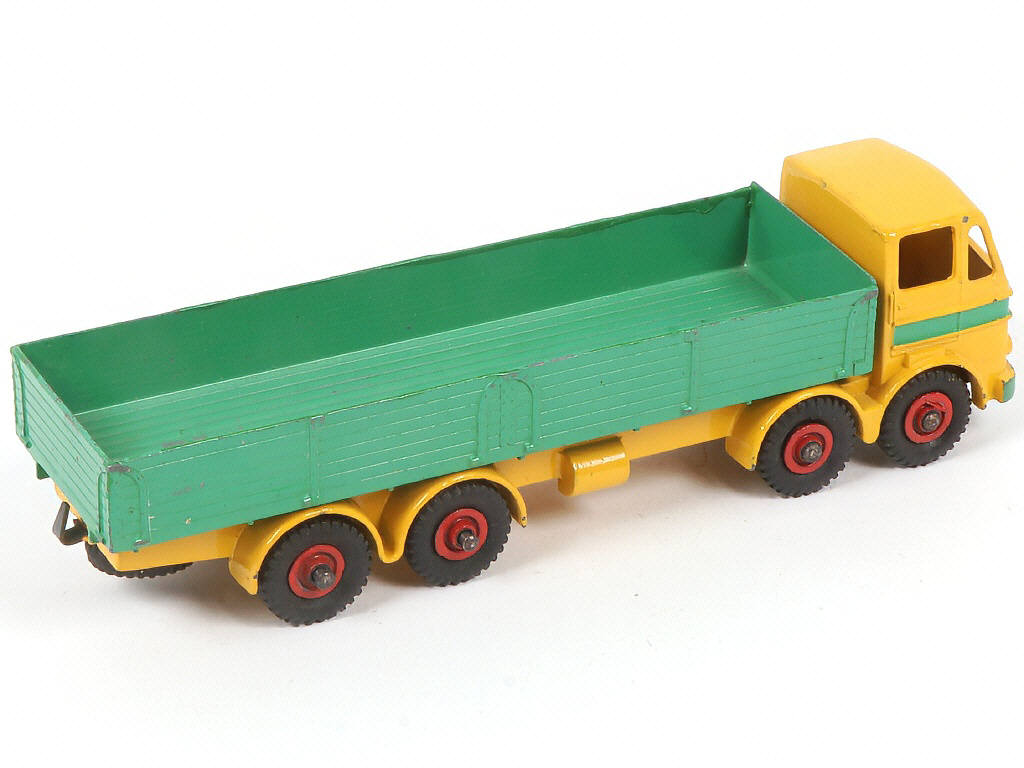 Lot 130 - DINKY TOYS (GB) (1)
