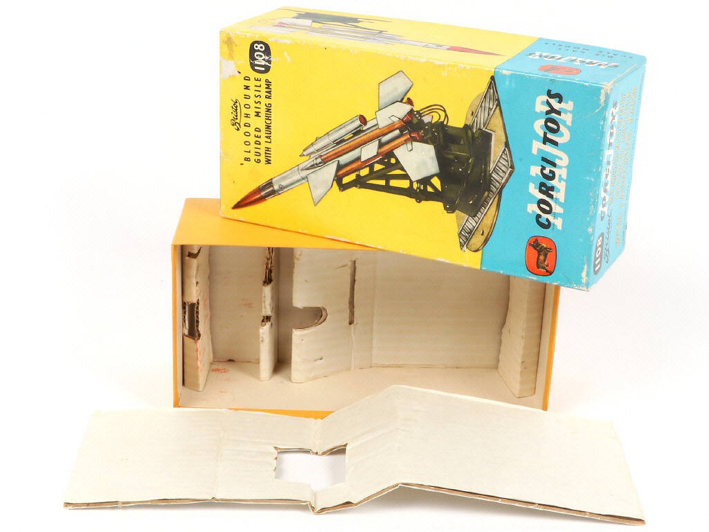 Lot 227 - CORGI TOYS (GB) (1)