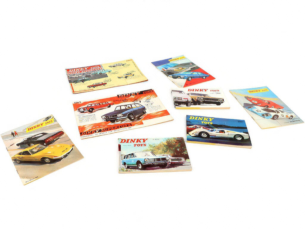 Lot 47 - DINKY TOYS (FRANCE) (8)