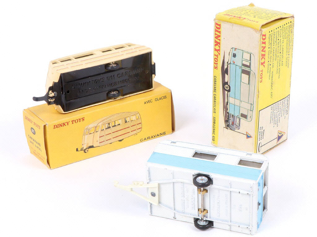 Lot 260 - DINKY TOYS (FRANCE) (2)