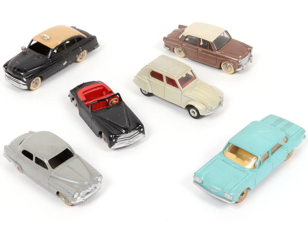 Lot 270 - DINKY TOYS (FRANCE) (6)