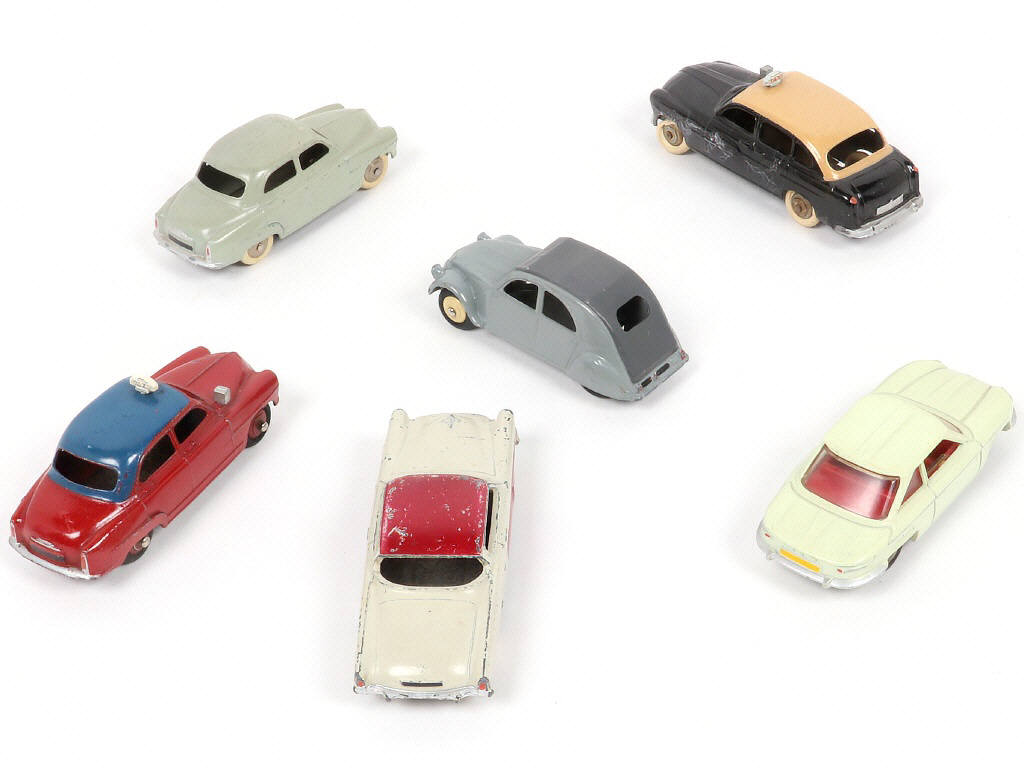 Lot 269 - DINKY TOYS (FRANCE) (6)