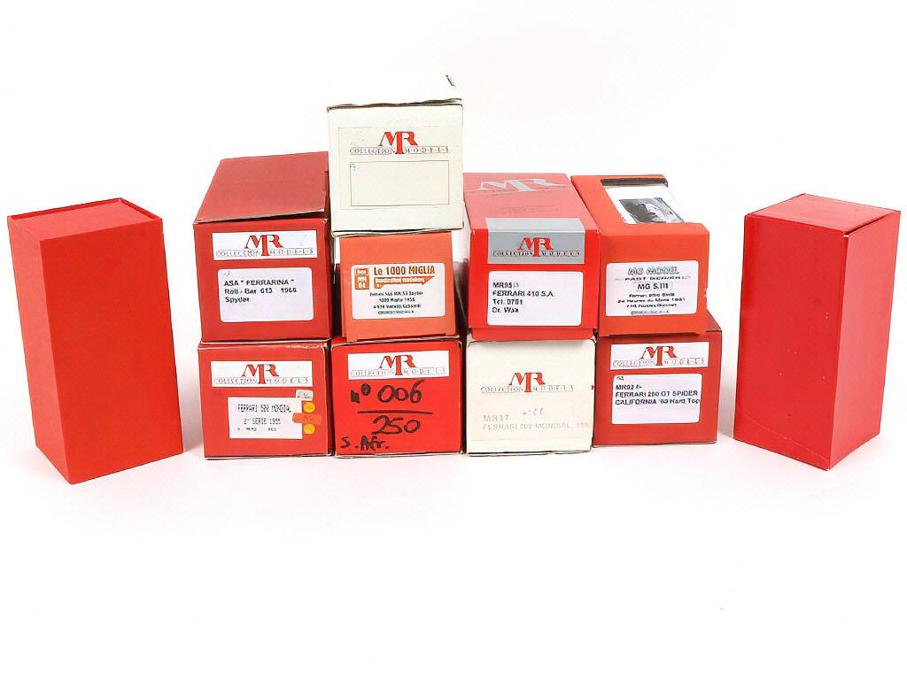 Lot 339 - DIVERS (11)