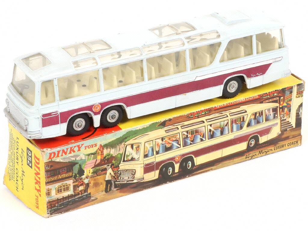 Lot 237 - DINKY TOYS (GB) (1)