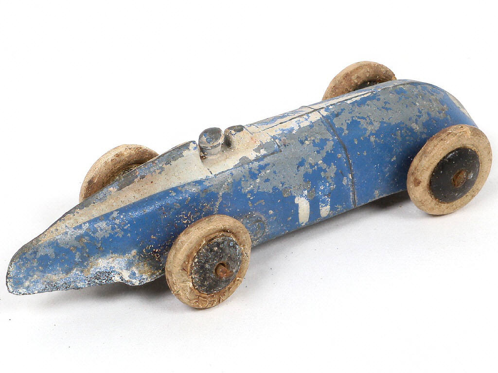 Lot 166 - DINKY TOYS (FRANCE) (1)