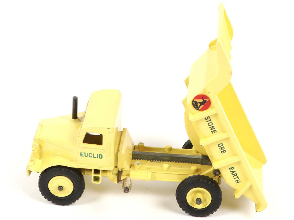 Lot 249 - DINKY TOYS (GB) (1)