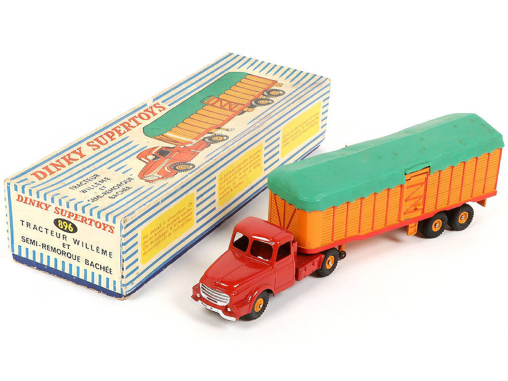 Lot 248 - DINKY TOYS (FRANCE) (1)