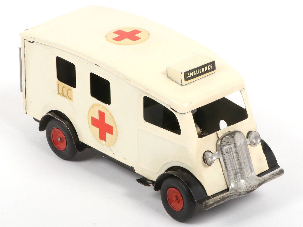 Lot 196 - MINIC (GB) (1)