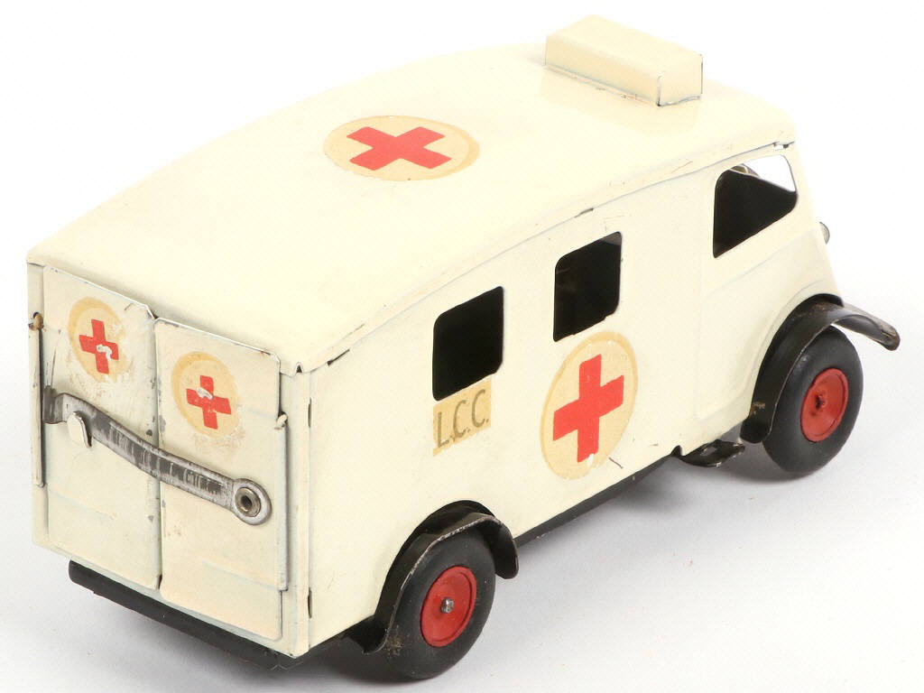 Lot 196 - MINIC (GB) (1)