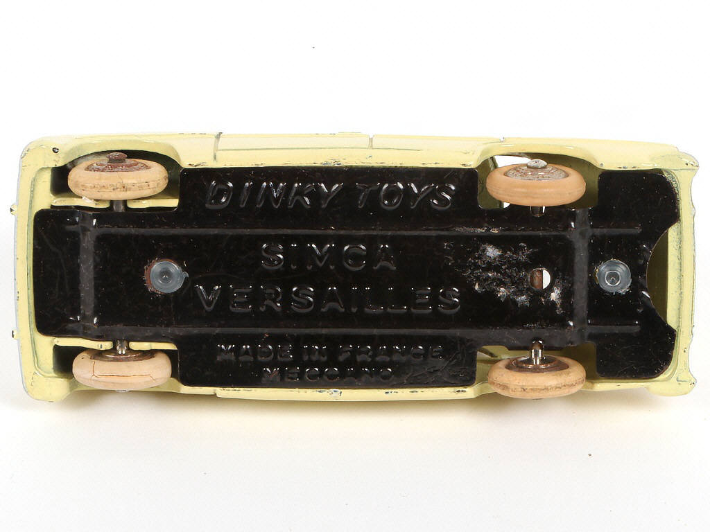 Lot 244 - DINKY TOYS (FRANCE) (1)