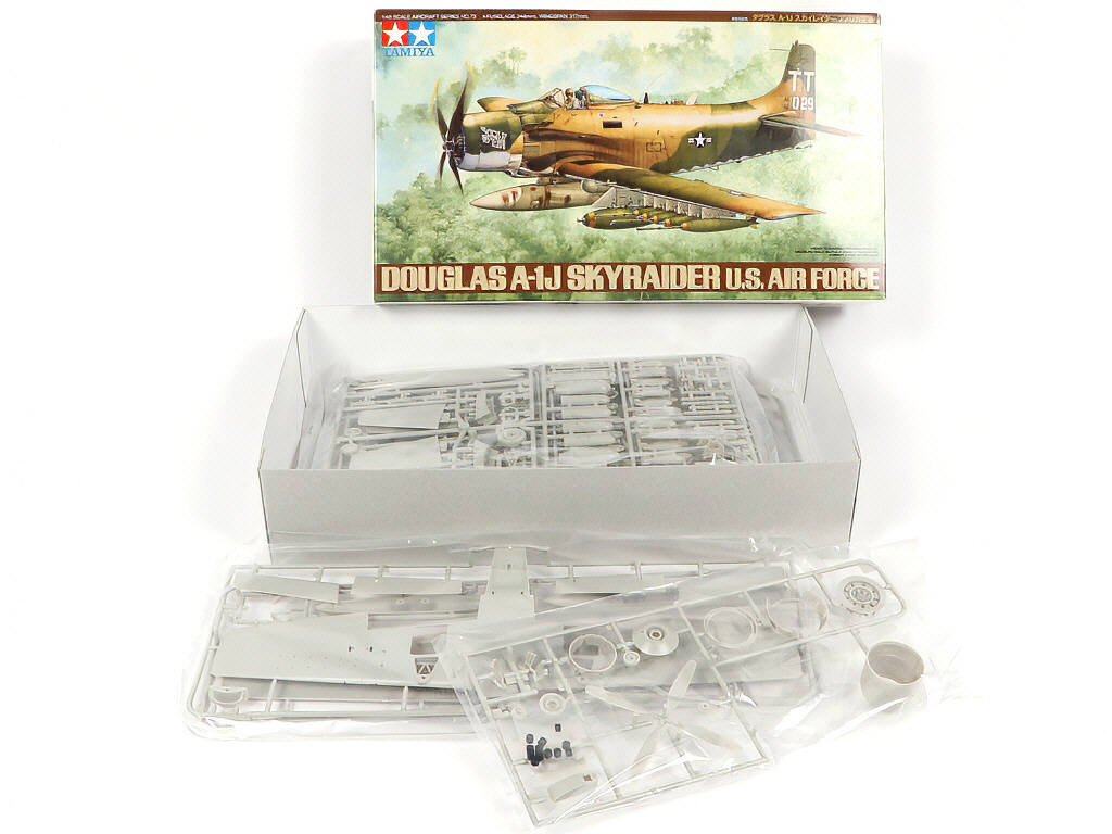 Lot 327 - TAMIYA (JAPON) (5)