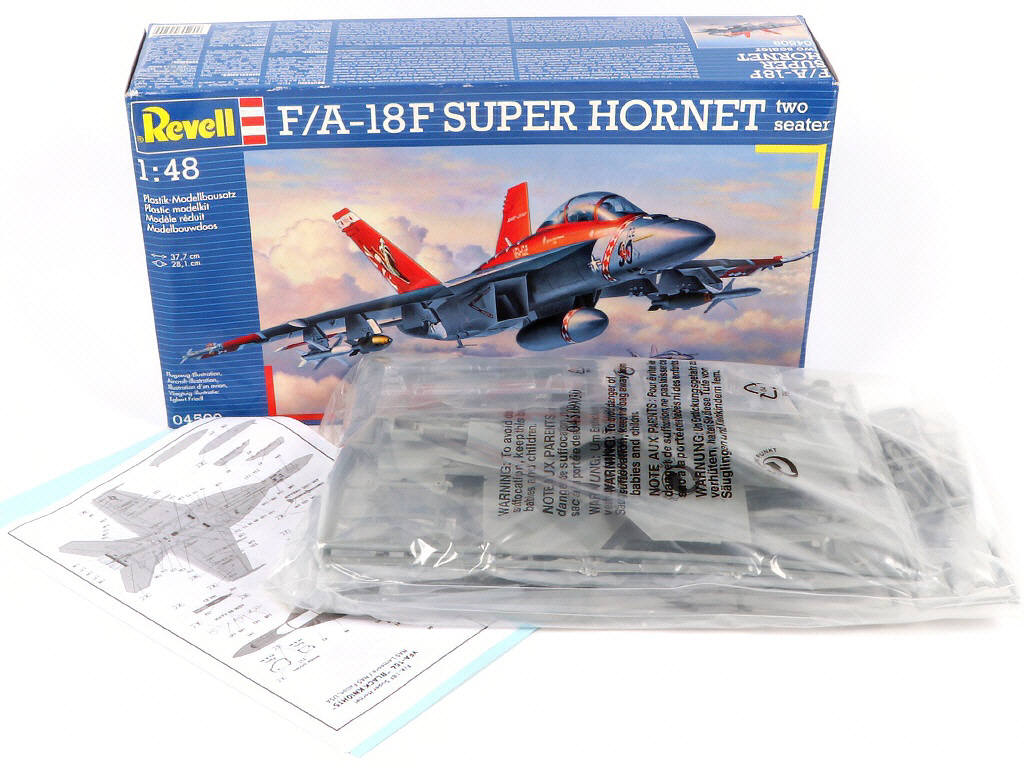 Lot 330 - REVELL (ALLEMAGNE) (4)