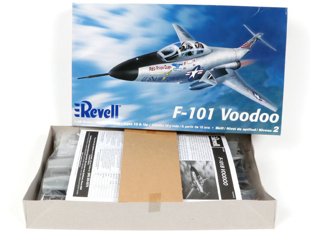 Lot 330 - REVELL (ALLEMAGNE) (4)