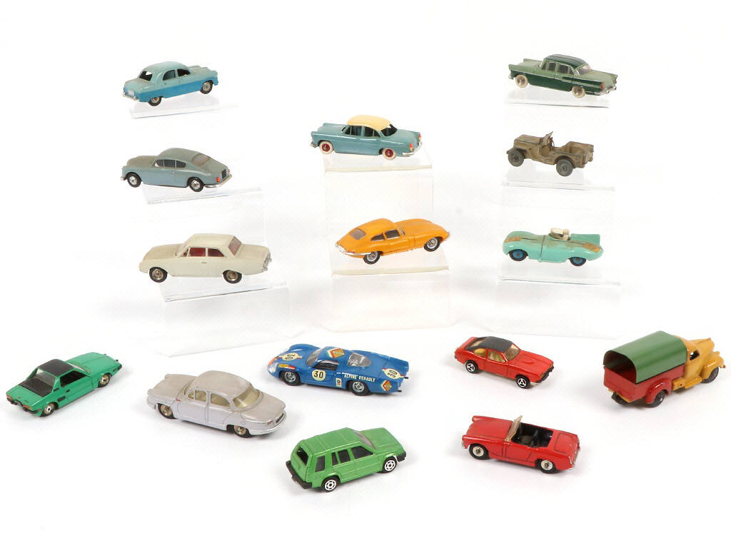 Lot 313 - DIVERS (15)