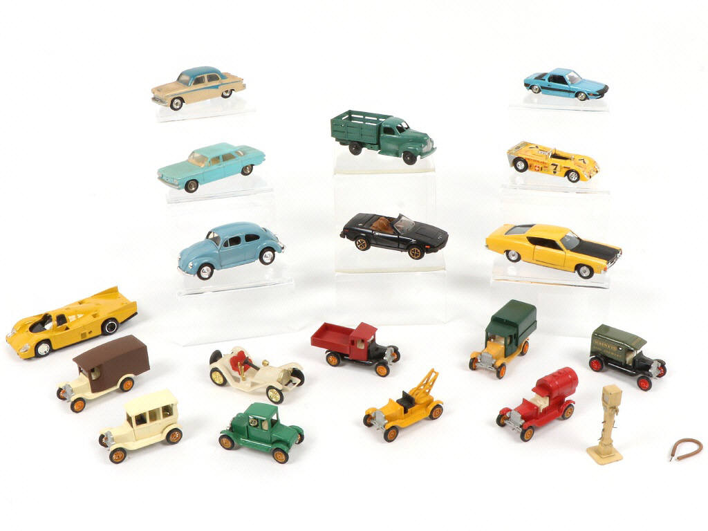 Lot 315 - DIVERS (19)