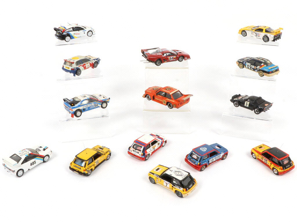 Lot 301 - DIVERS (14)