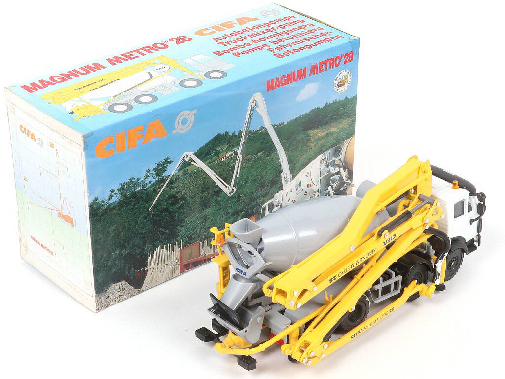 Lot 210 - DIVERS (1)