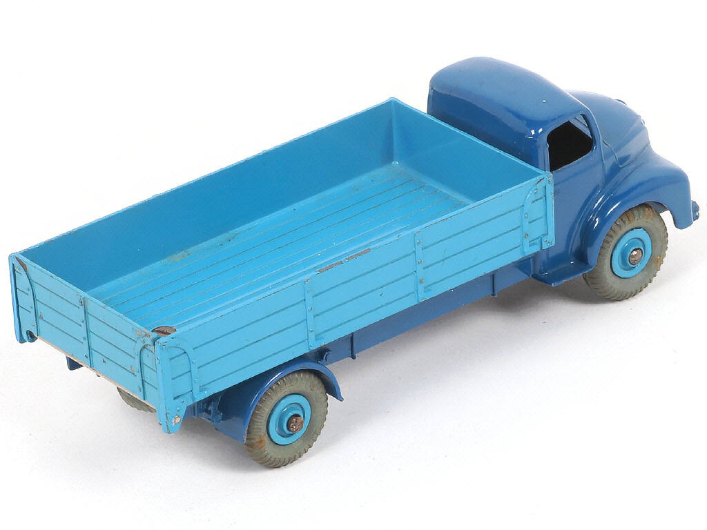 Lot 101 - DINKY TOYS (GB) (1)