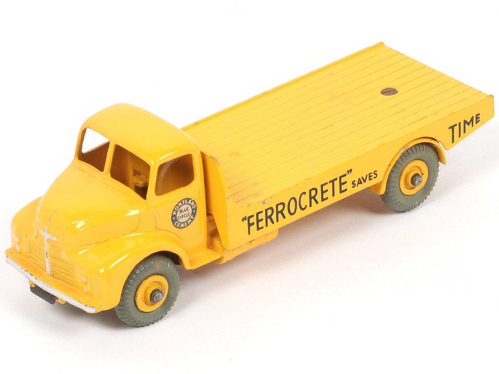 Lot 102 - DINKY TOYS (GB) (1)