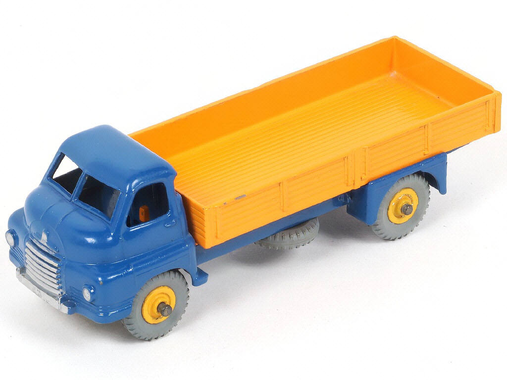 Lot 107 - DINKY TOYS (GB) (1)