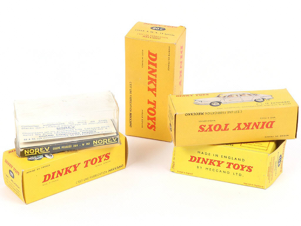 Lot 278 - DIVERS (5)