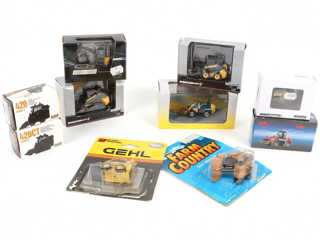 Lot 298 - DIVERS (16)