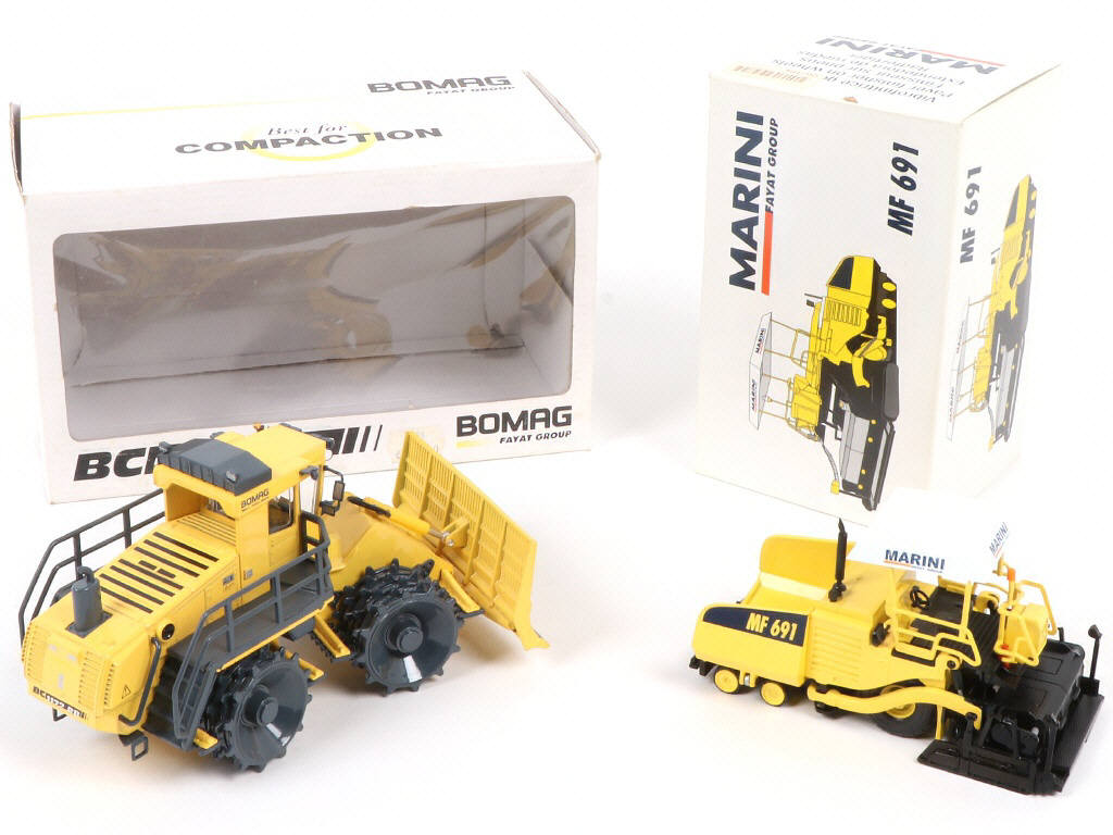 Lot 293 - DIVERS (2)