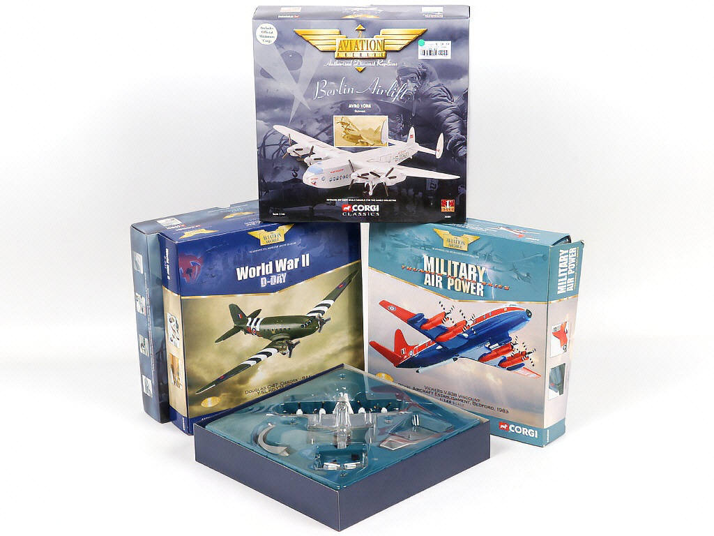 Lot 89 - CORGI TOYS (GB) (4)