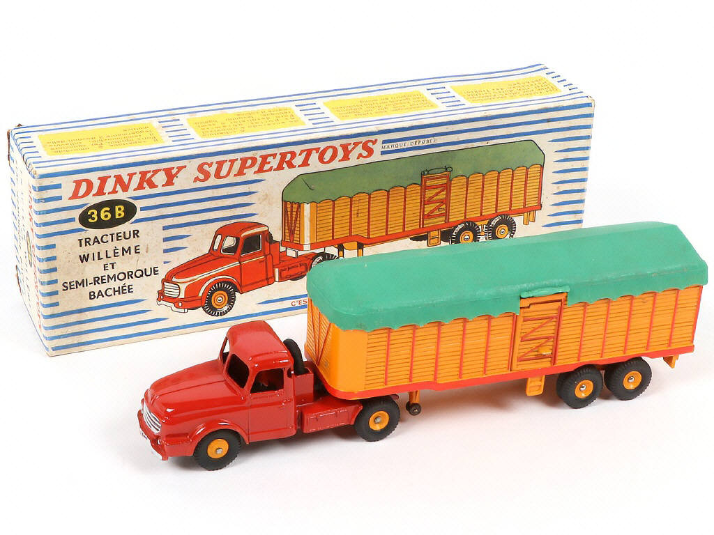 Lot 149 - DINKY TOYS (FRANCE) (1)