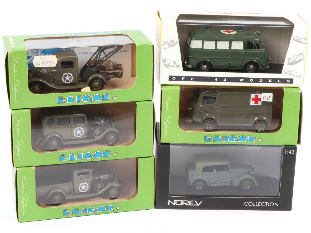 Lot 175 - DIVERS (6)