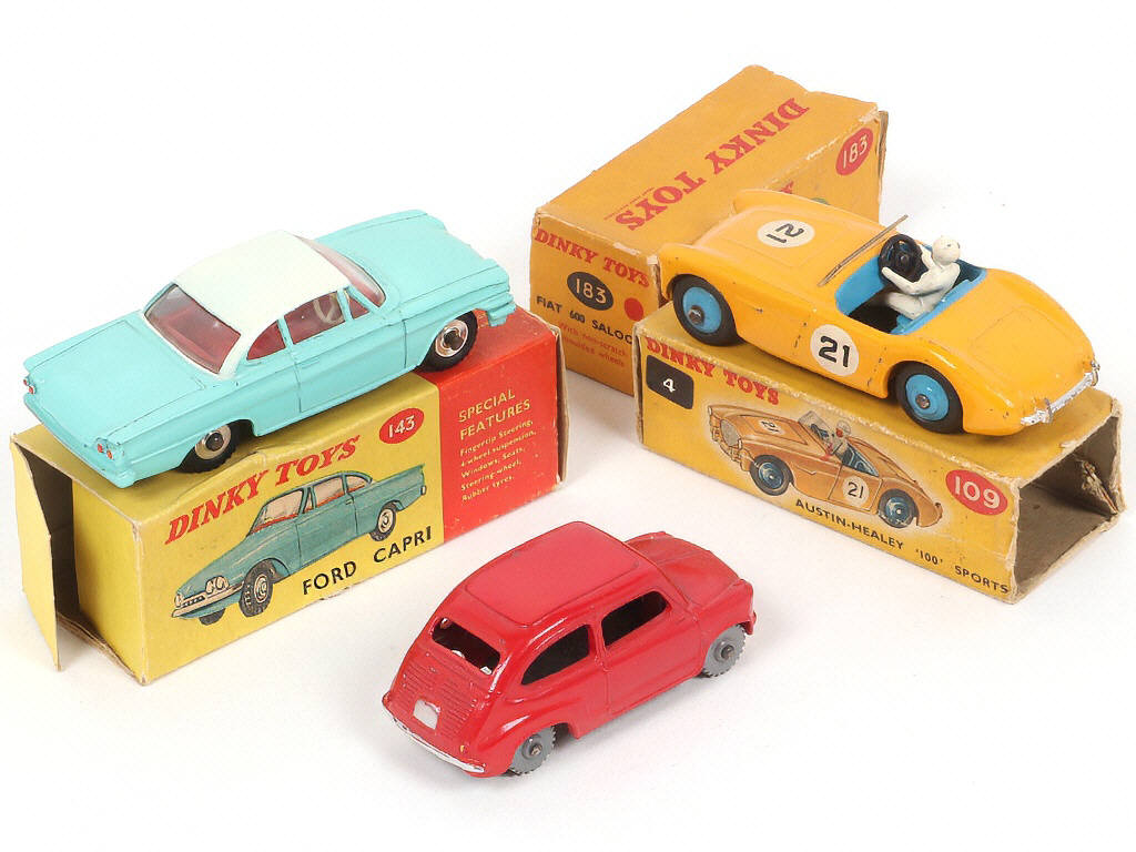 Lot 122 - DINKY TOYS (GB) (3)