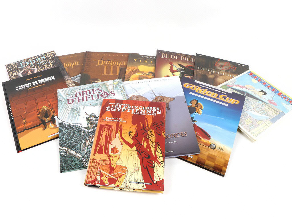 Lot 282 - DIVERS (16)