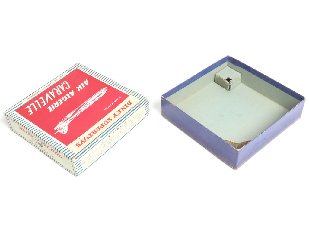 Lot 363 - DINKY TOYS (FRANCE) (1)
