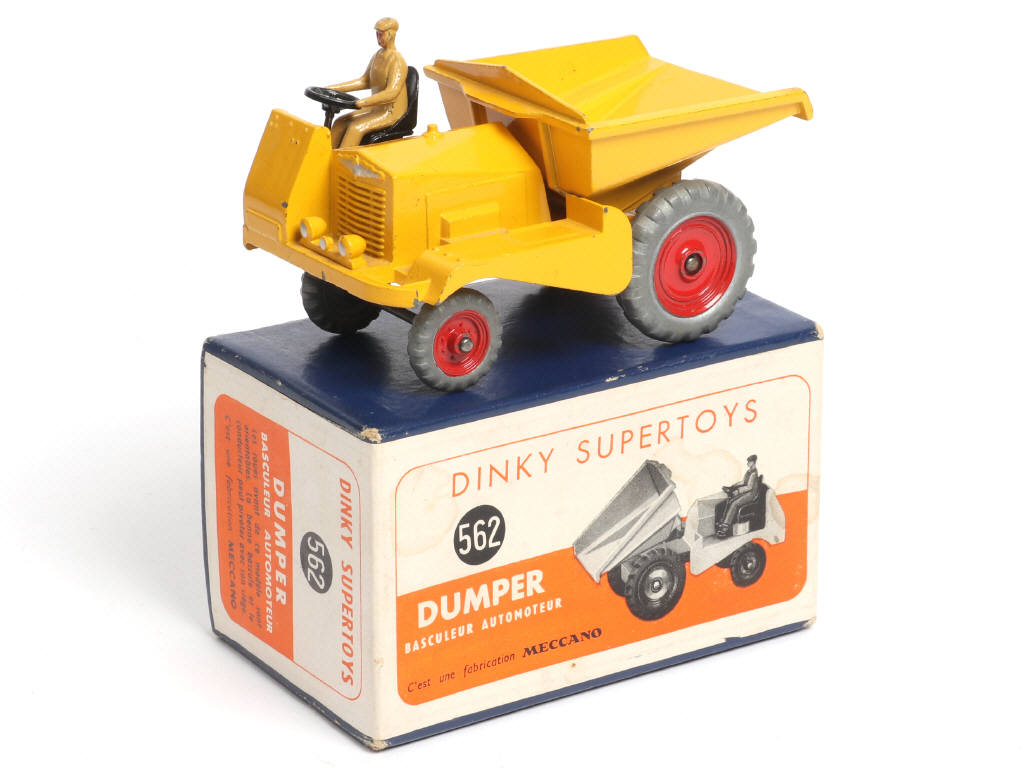 Lot 355 - DINKY TOYS (FRANCE) (1)