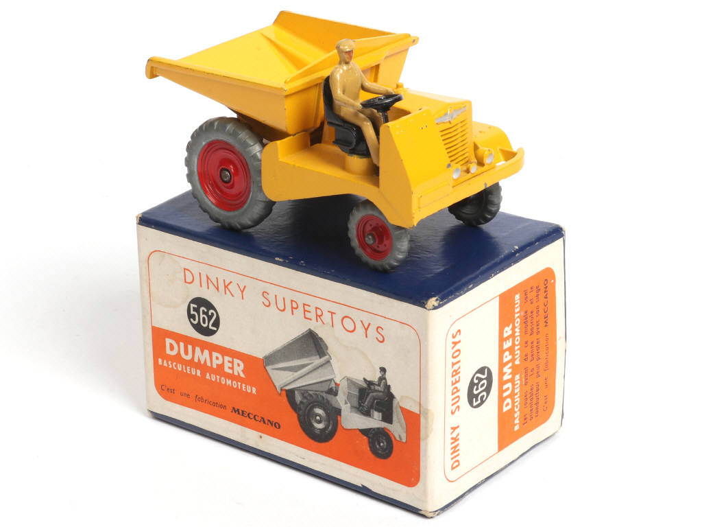 Lot 355 - DINKY TOYS (FRANCE) (1)