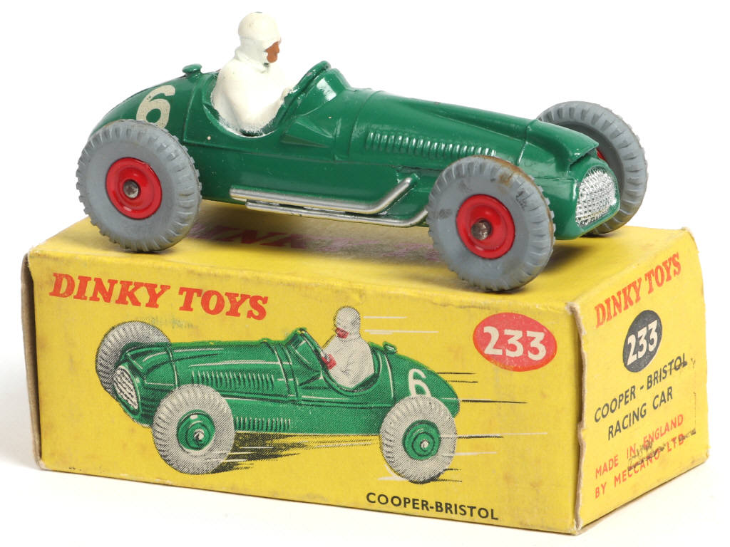 Lot 421 - DINKY TOYS (GB) (1)