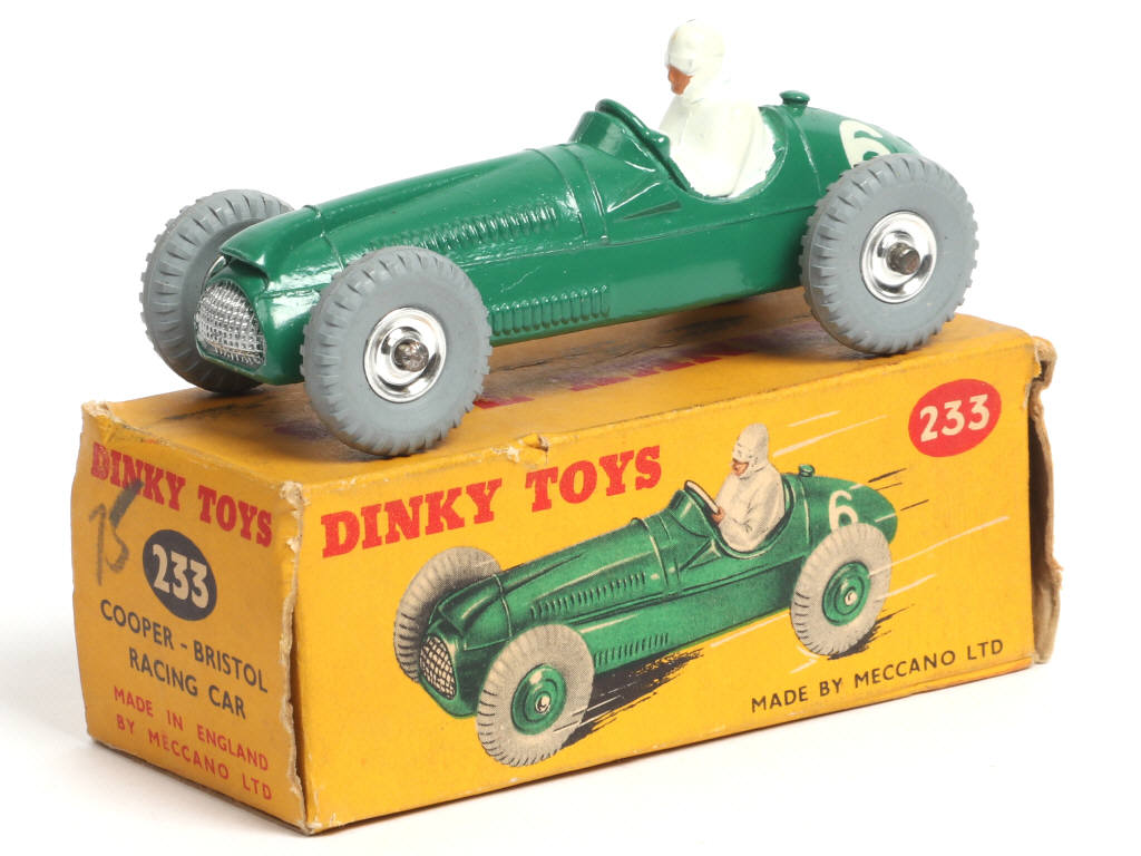 Lot 422 - DINKY TOYS (GB) (1)