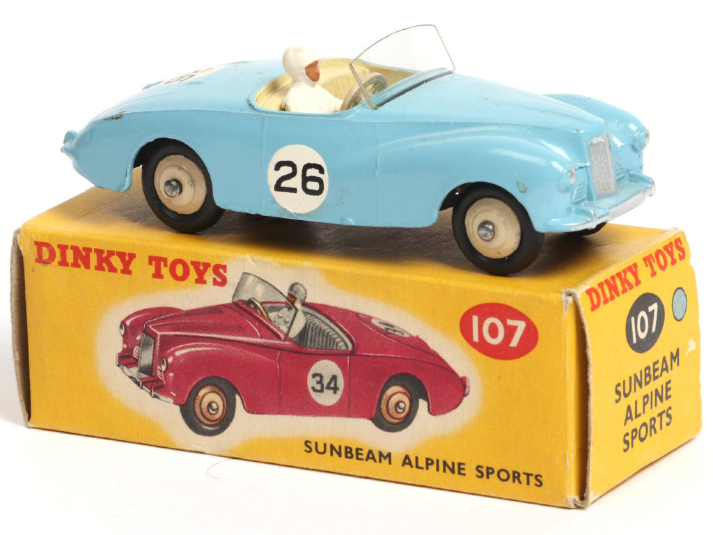 Lot 426 - DINKY TOYS (GB) (1)