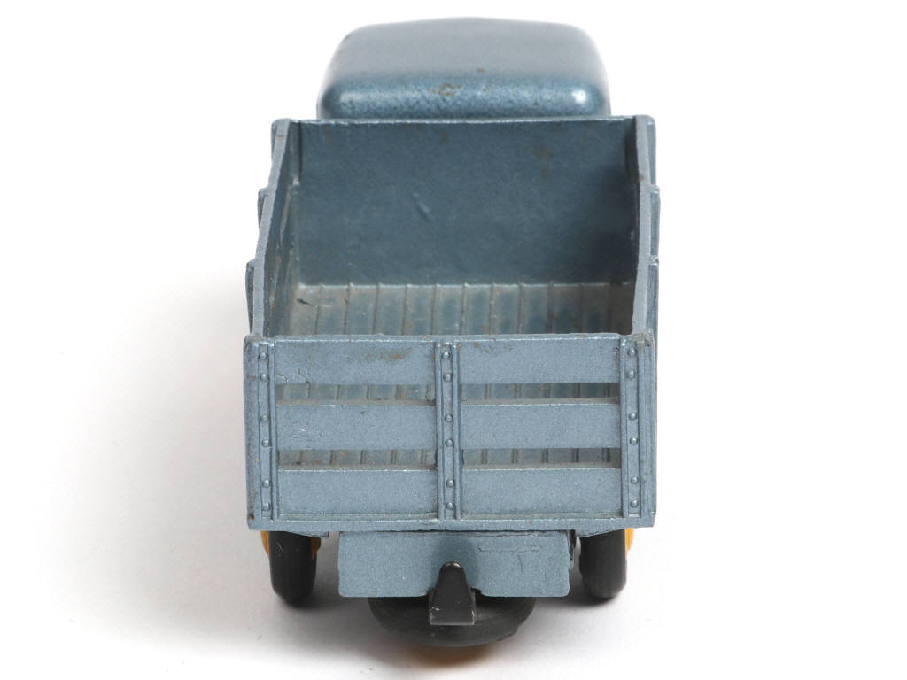 Lot 310 - DINKY TOYS (FRANCE) (1)