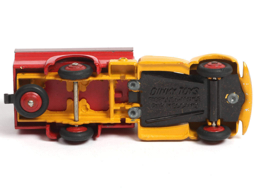 Lot 316 - DINKY TOYS (FRANCE) (1)