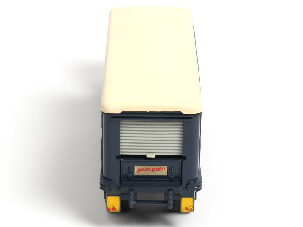 Lot 351 - DINKY TOYS (FRANCE) (1)
