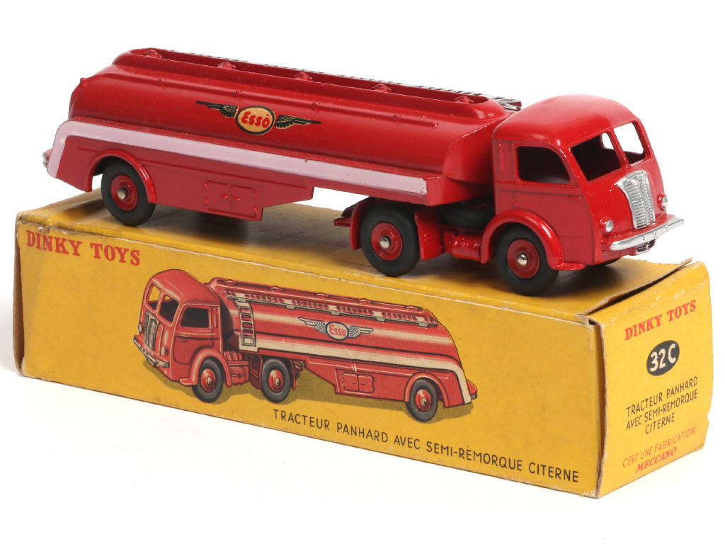 Lot 337 - DINKY TOYS (FRANCE) (1)